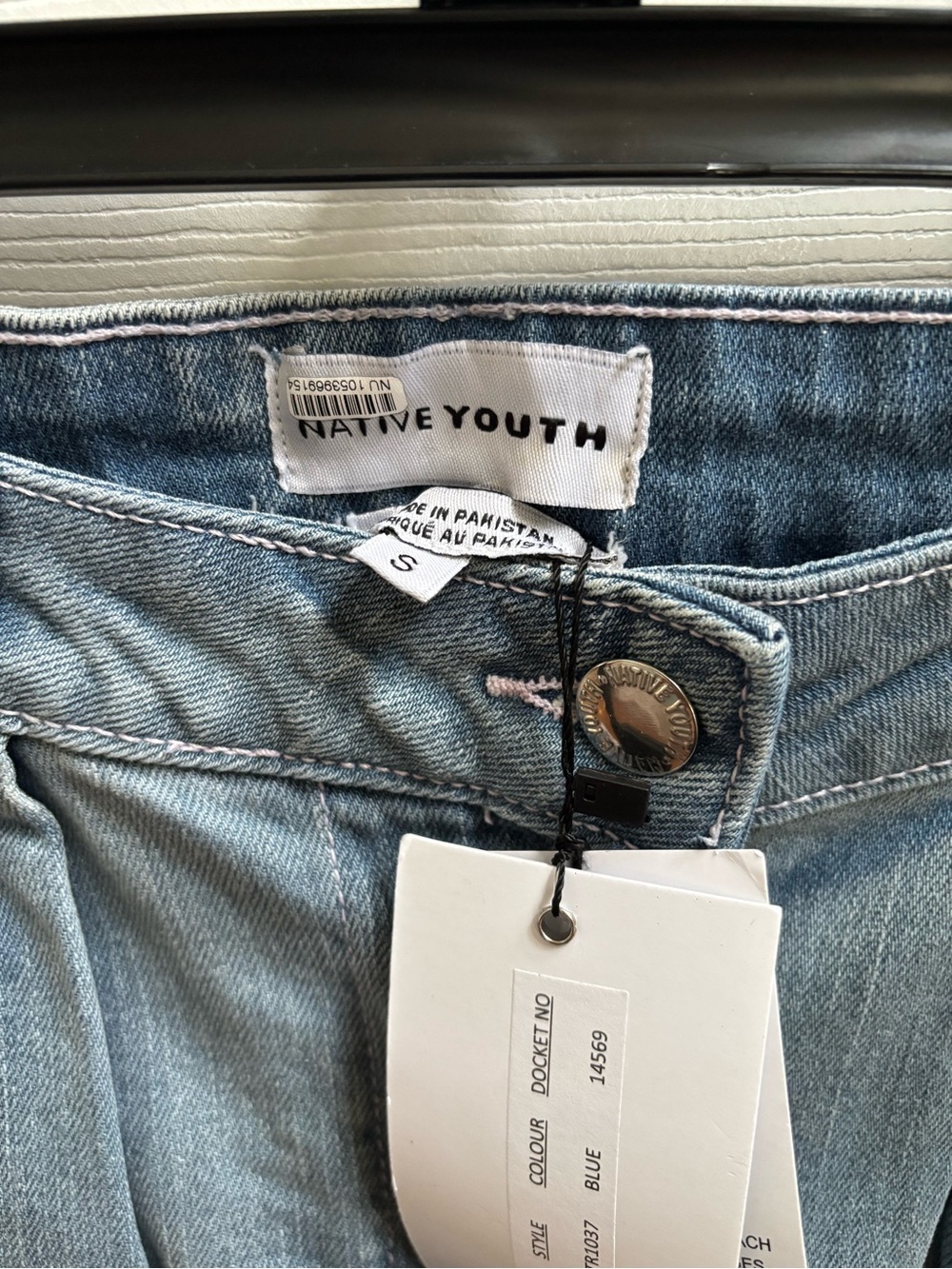 Free People Woman’s Native Youth heart cut out detail jeans, Size Small, NWT - Picture 5 of 9